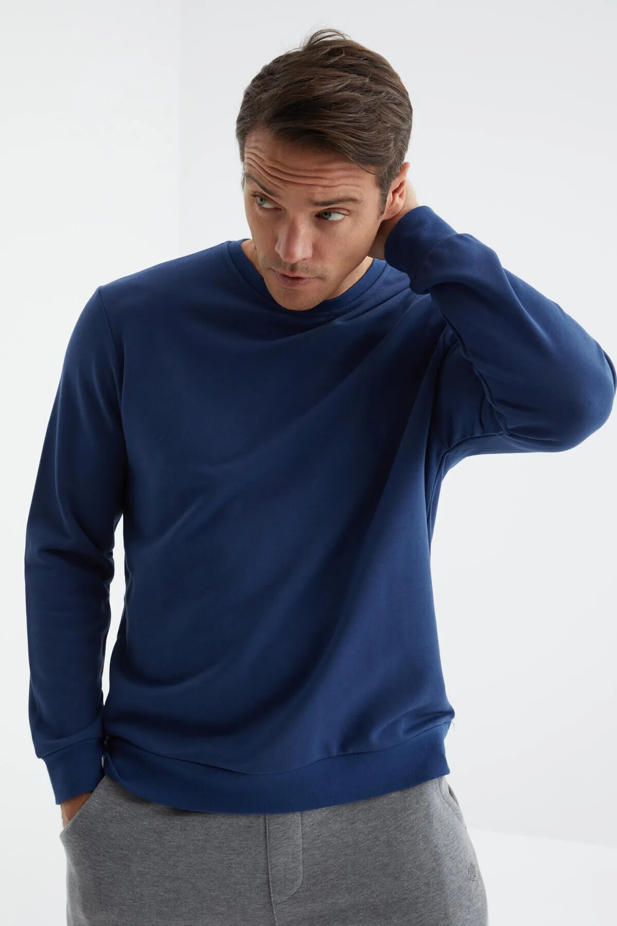 basic o yaka rahat form erkek sweatshirt - 88053