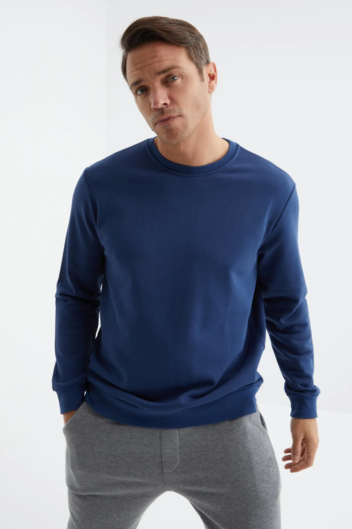basic o yaka rahat form erkek sweatshirt - 88053