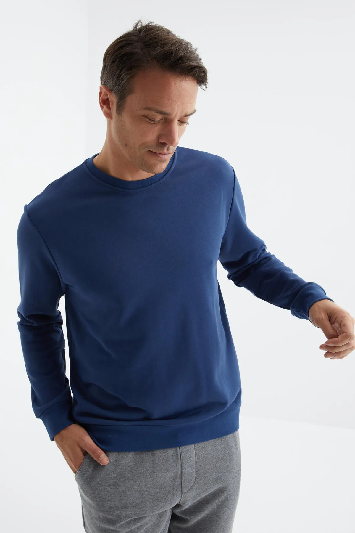 basic o yaka rahat form erkek sweatshirt - 88053